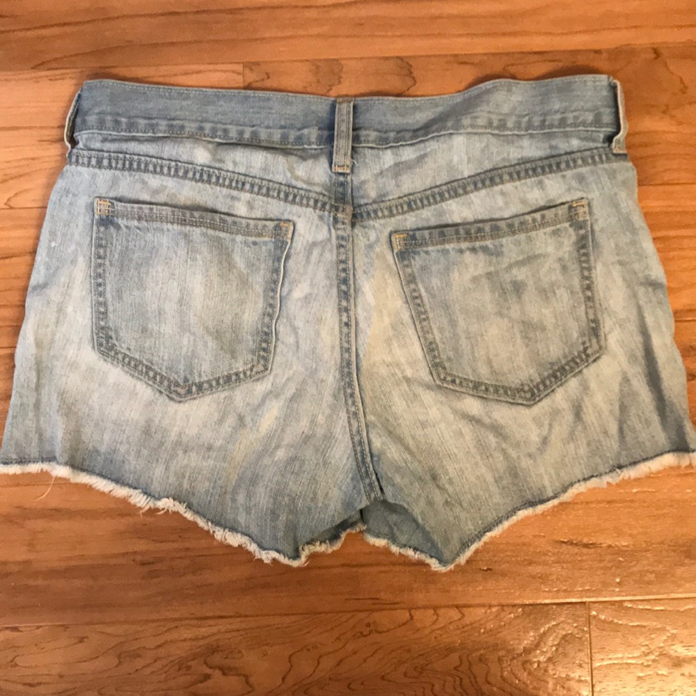Cut-off shorts